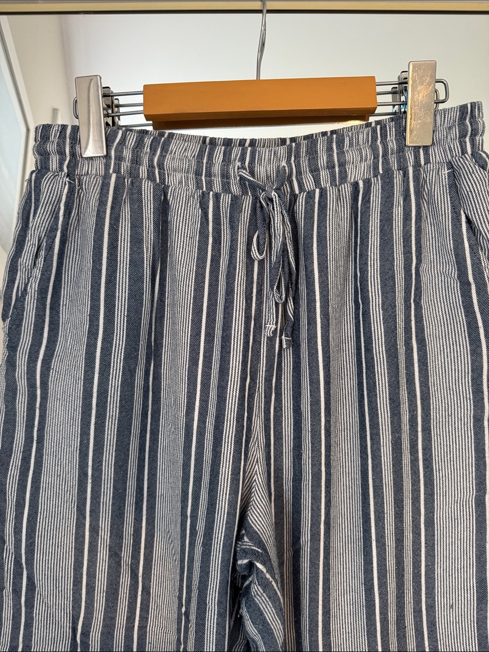 AE Flowy Striped Drawstring Pants - Picture 2 of 10